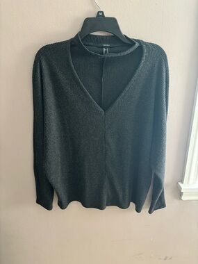Forever 21 V-Neck Dark Gray Women’s Sweater With Choker Collar